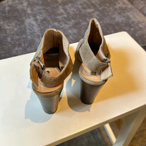 Tahari Taupe Grey Suede Slingback Mule Heels - Picture 8 of 12